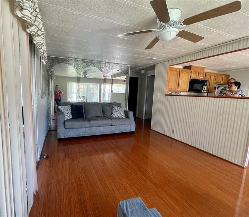 Recently Rented: $1,300 (2 beds, 2 baths, 805 Square Feet)