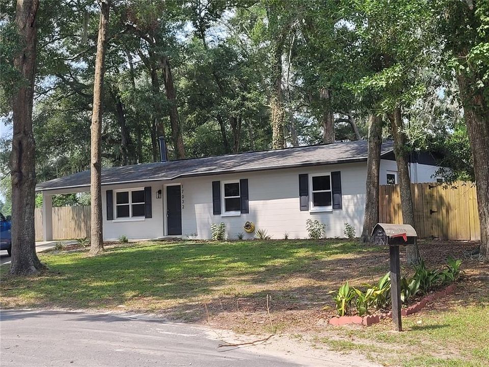 Recently Sold: $252,000 (3 beds, 2 baths, 1140 Square Feet)