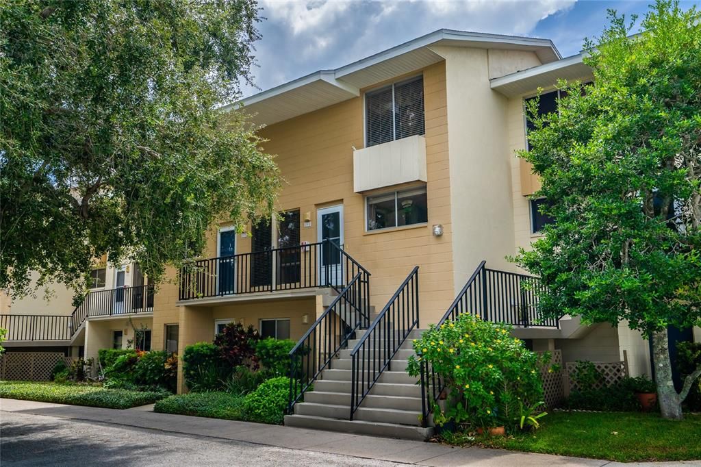 最近售出: $325,000 (2 贝兹, 2 浴室, 1152 平方英尺)