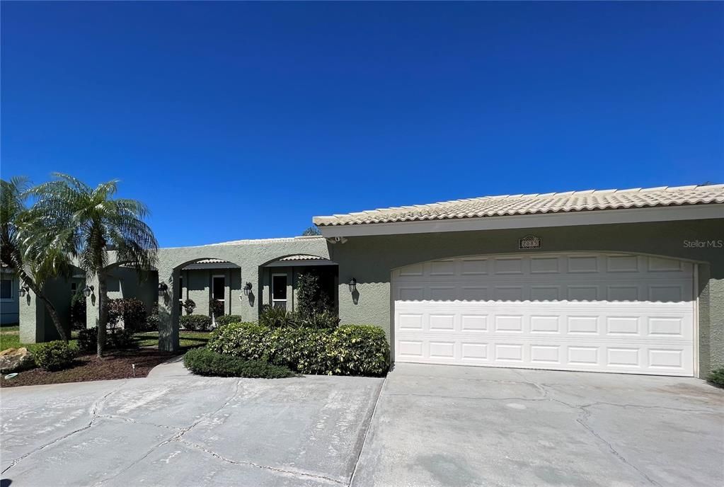 Recently Sold: $1,400,000 (3 beds, 2 baths, 1970 Square Feet)