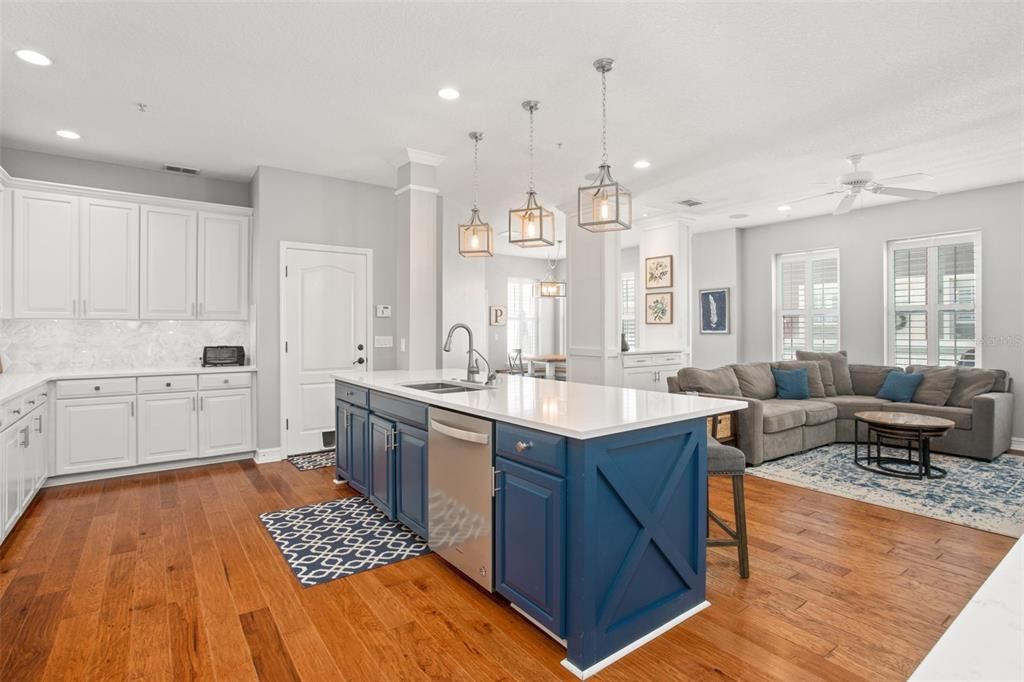 Recently Sold: $1,075,000 (4 beds, 3 baths, 2603 Square Feet)