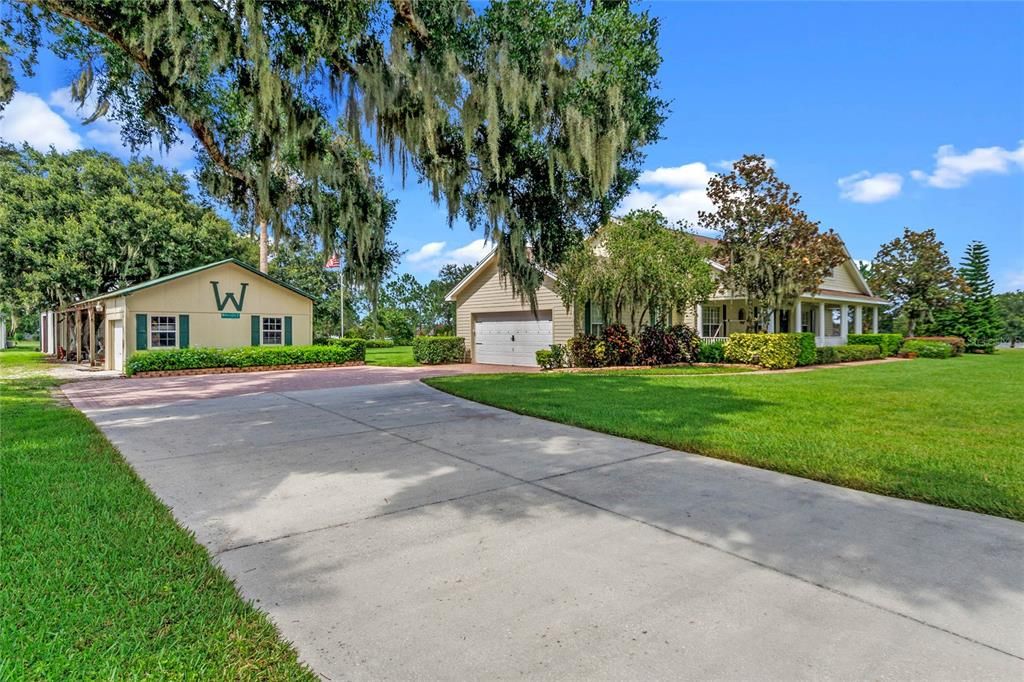 Recently Sold: $649,900 (3 beds, 2 baths, 2710 Square Feet)