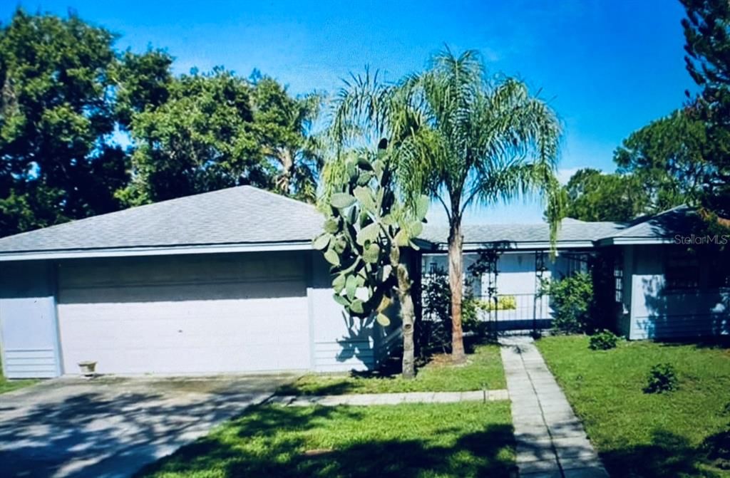 Recently Sold: $600,000 (3 beds, 2 baths, 2194 Square Feet)