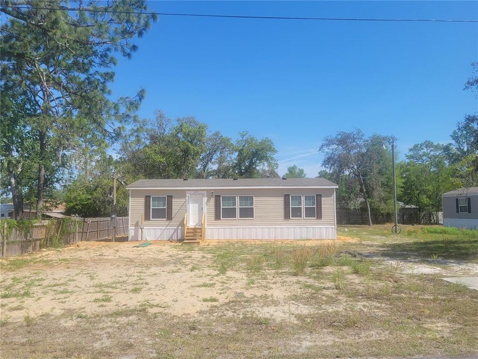 Recently Sold: $210,000 (3 beds, 2 baths, 1144 Square Feet)