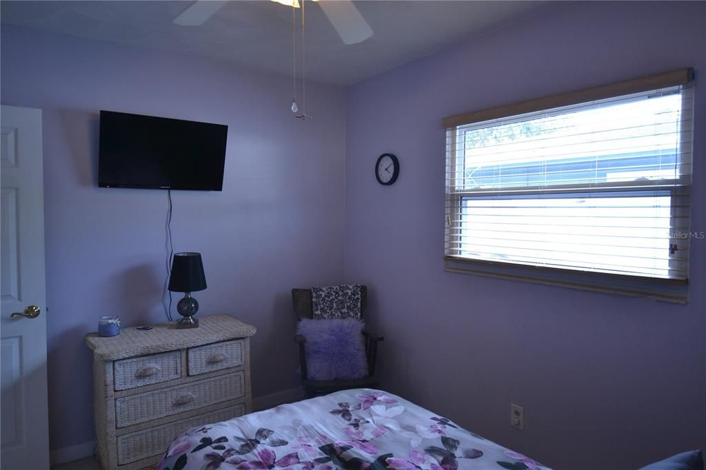 Guest room 3 with TV and natural light