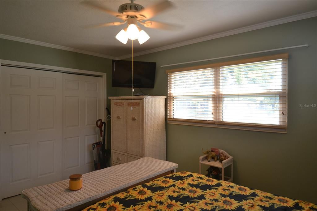 Guest room 2 with Queen Bed