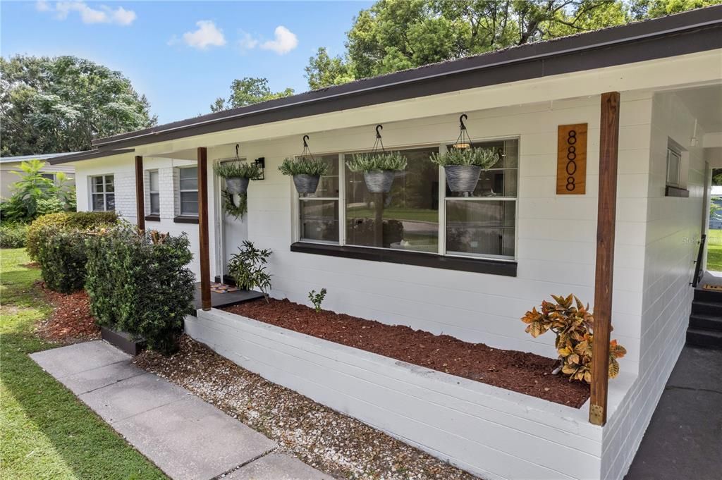 Recently Sold: $345,000 (3 beds, 2 baths, 1403 Square Feet)