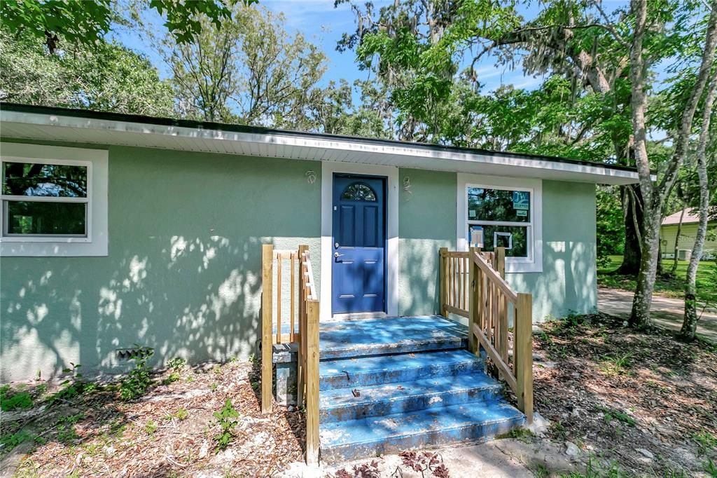 Recently Sold: $119,000 (2 beds, 1 baths, 888 Square Feet)