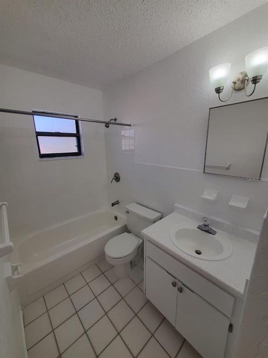 Недавно арендовано: $1,000 (2 спален, 1 ванн, 810 Квадратных фут)