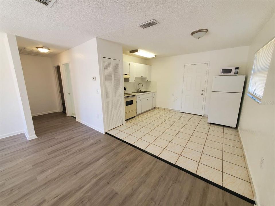 Recently Rented: $1,000 (2 beds, 1 baths, 810 Square Feet)