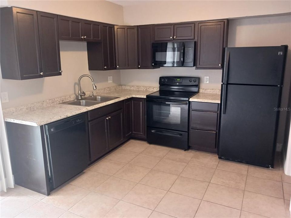 Recently Sold: $115,000 (1 beds, 1 baths, 762 Square Feet)