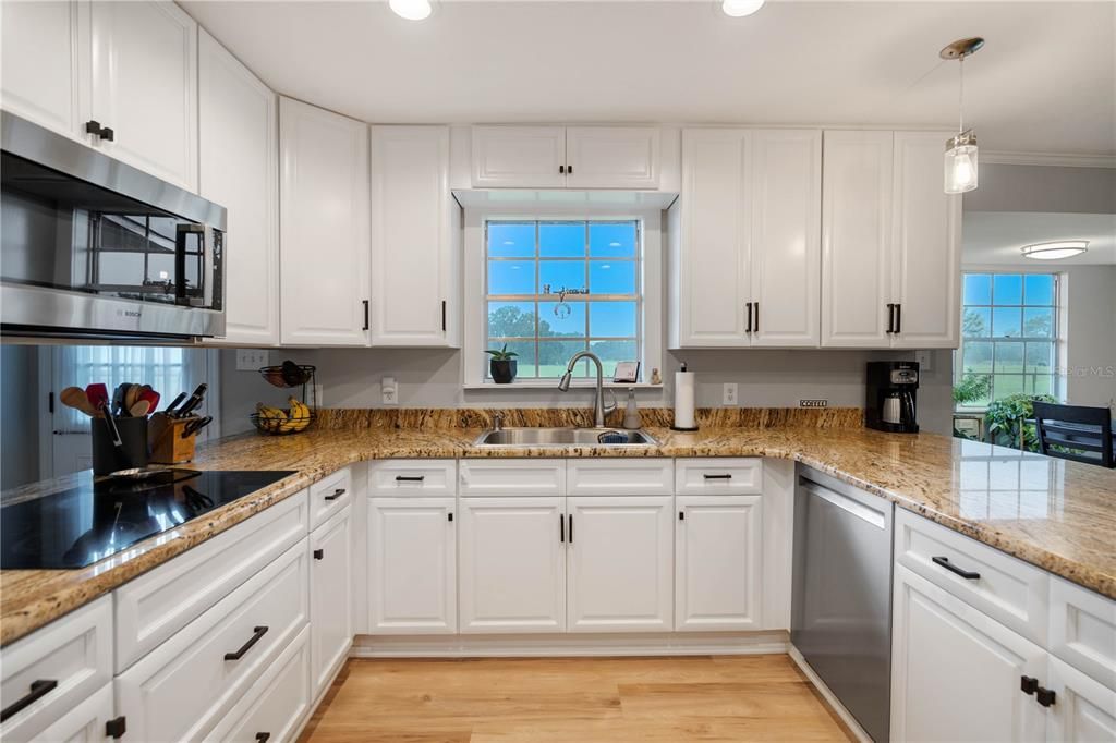 Recently Sold: $850,000 (3 beds, 2 baths, 2081 Square Feet)