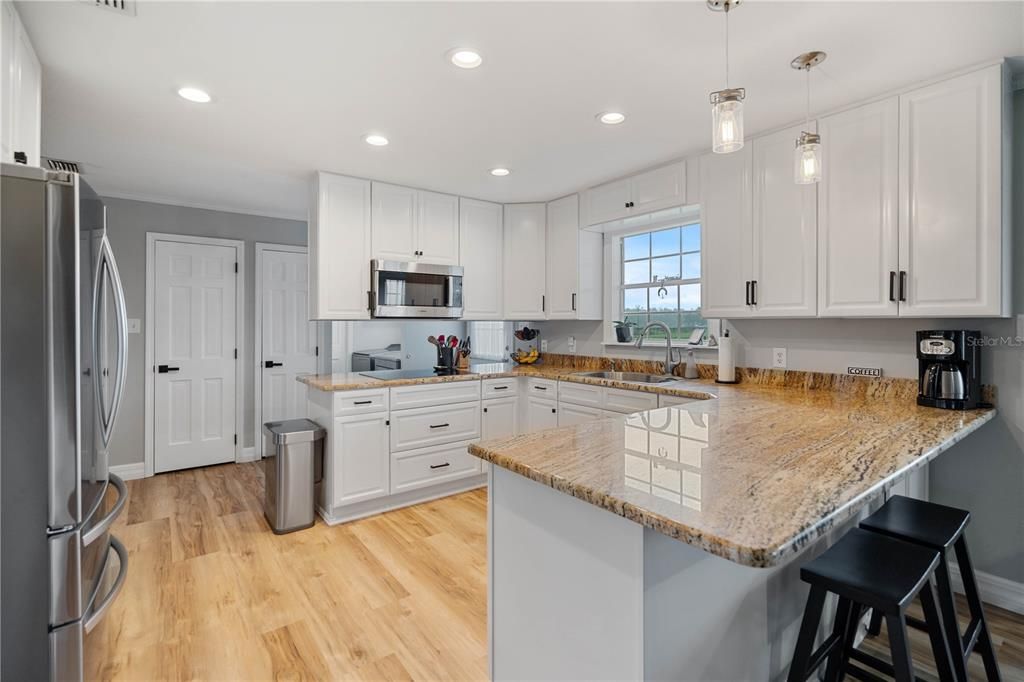 Recently Sold: $850,000 (3 beds, 2 baths, 2081 Square Feet)