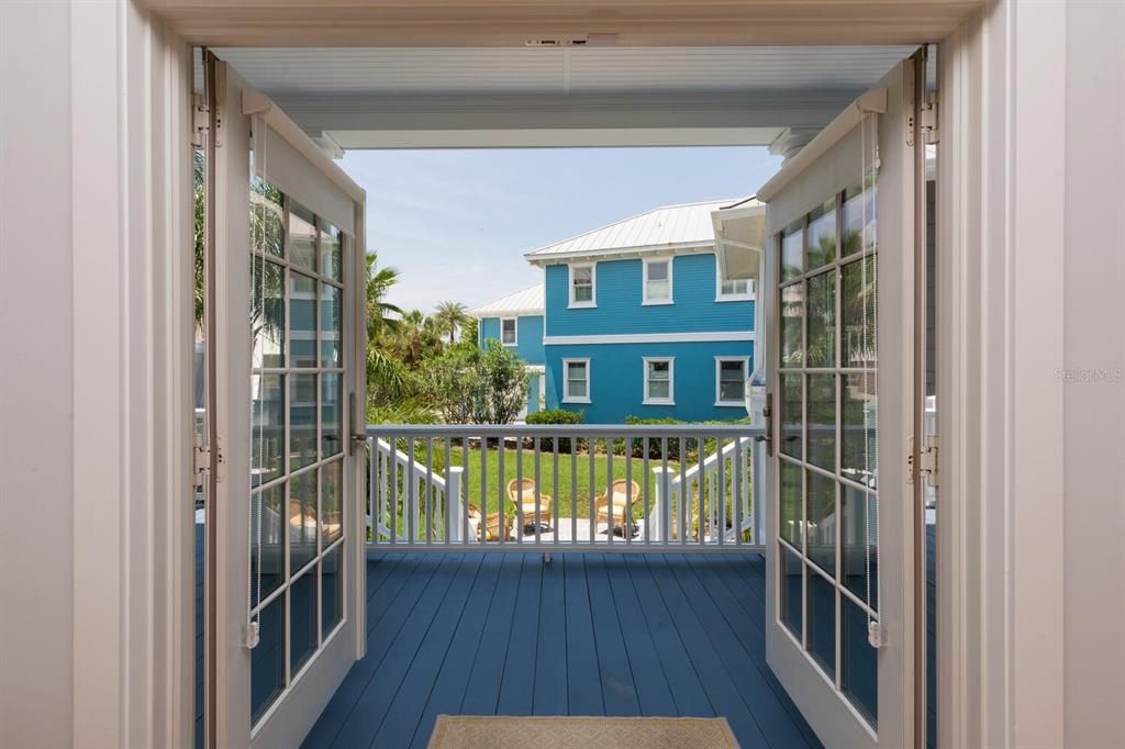 Recently Sold: $1,999,000 (4 beds, 3 baths, 4060 Square Feet)