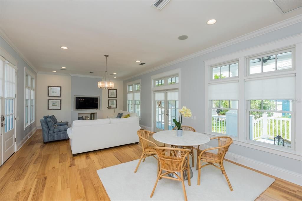 Recently Sold: $1,999,000 (4 beds, 3 baths, 4060 Square Feet)