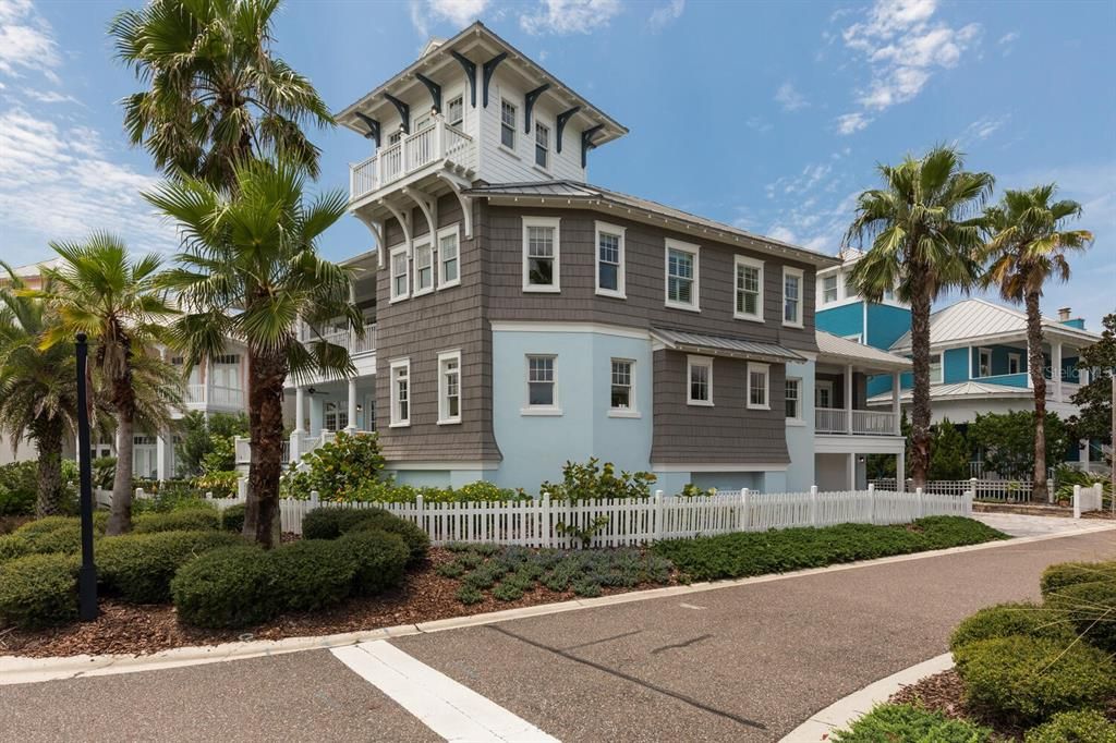 Recently Sold: $1,999,000 (4 beds, 3 baths, 4060 Square Feet)