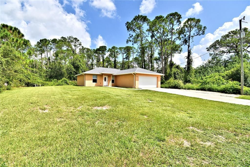 Recently Sold: $240,000 (3 beds, 2 baths, 1148 Square Feet)