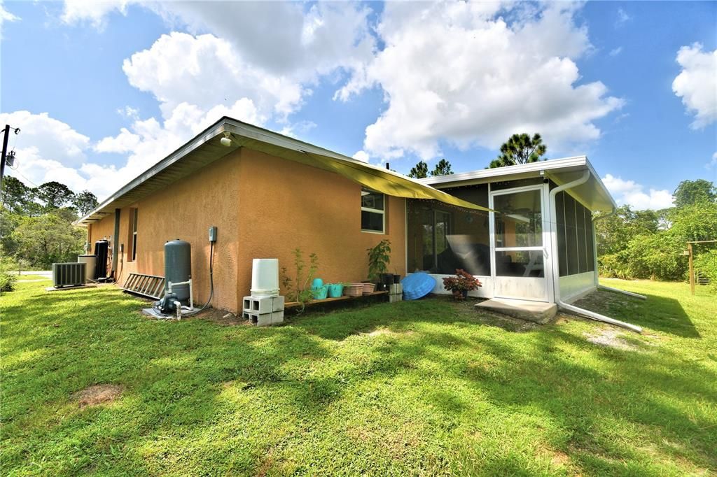 Recently Sold: $240,000 (3 beds, 2 baths, 1148 Square Feet)