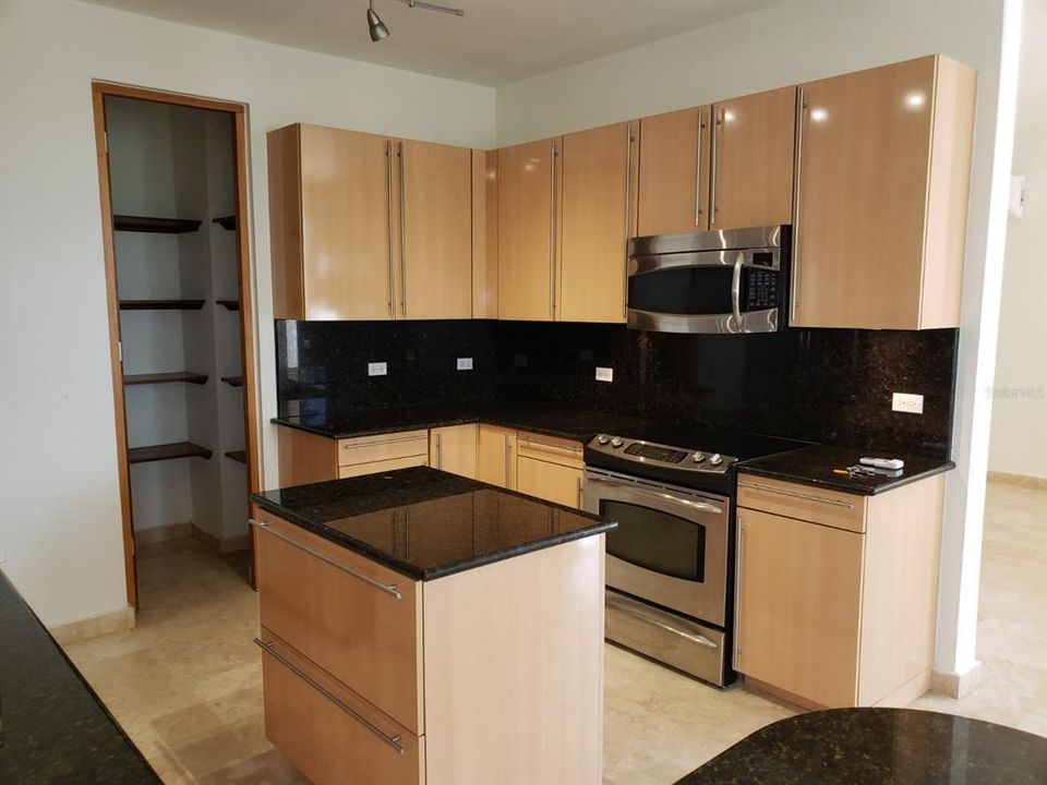 Vendido Recientemente: $560,000 (2 camas, 1 baños, 1835 Pies cuadrados)