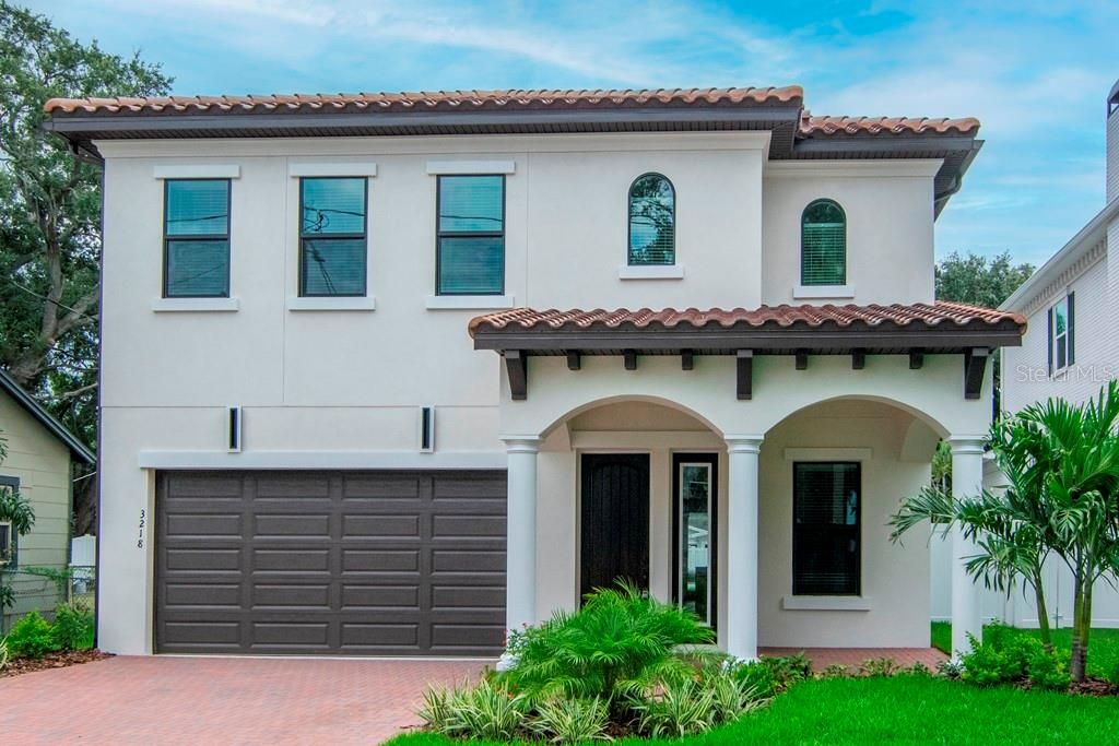 最近售出: $950,000 (4 贝兹, 3 浴室, 3139 平方英尺)