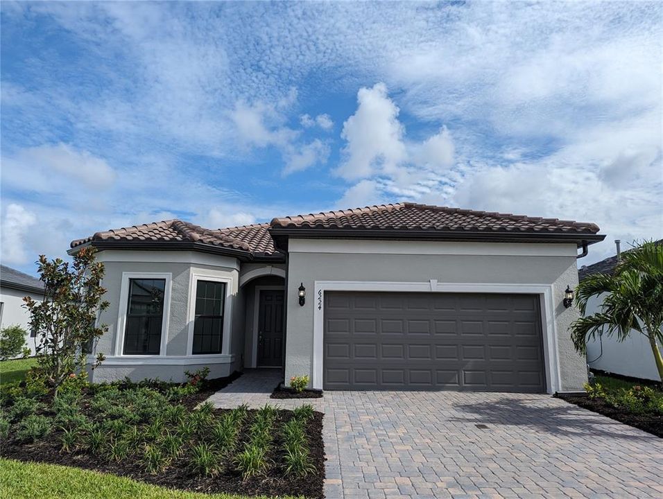 Recently Sold: $796,410 (4 beds, 2 baths, 2443 Square Feet)
