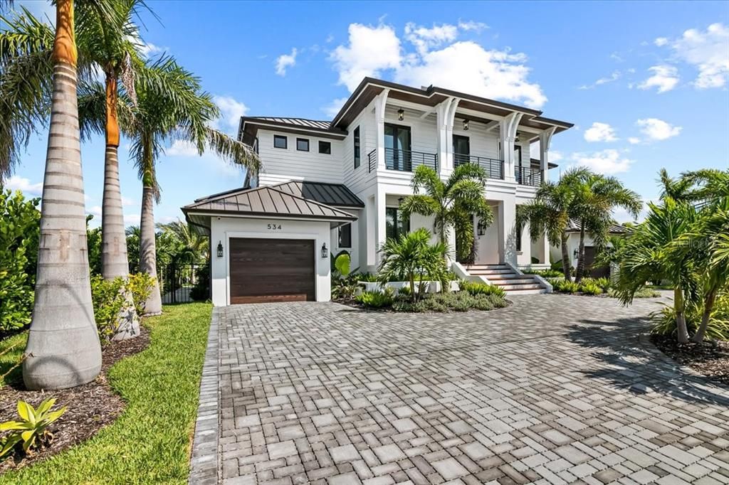 Recently Sold: $7,750,000 (6 beds, 6 baths, 3680 Square Feet)
