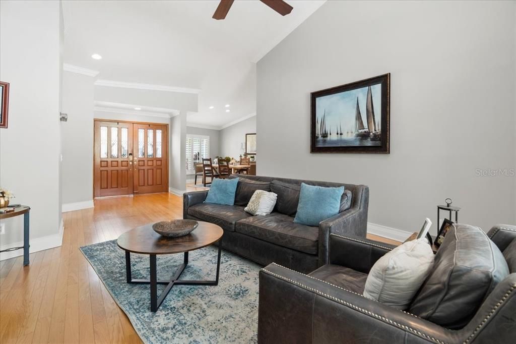 Recently Sold: $1,250,000 (5 beds, 3 baths, 3609 Square Feet)