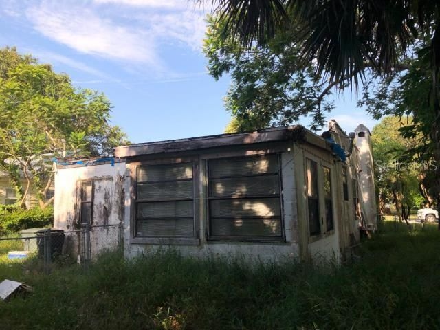 Recently Sold: $109,000 (3 beds, 2 baths, 1624 Square Feet)