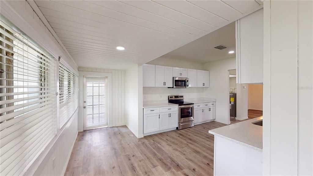 Active With Contract: $265,000 (4 beds, 2 baths, 1600 Square Feet)