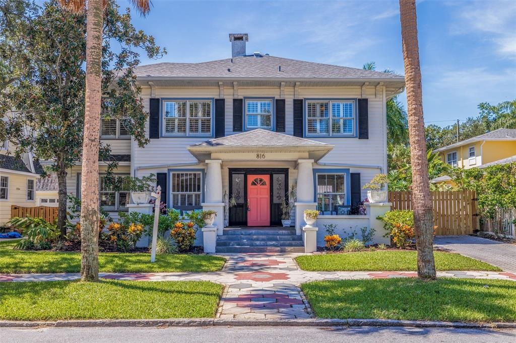 Recently Sold: $1,799,900 (5 beds, 4 baths, 3610 Square Feet)