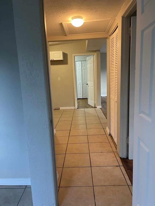 Recently Rented: $1,300 (3 beds, 1 baths, 864 Square Feet)