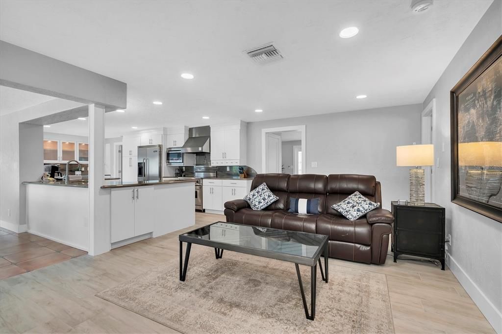 Active With Contract: $1,895,000 (3 beds, 3 baths, 2318 Square Feet)