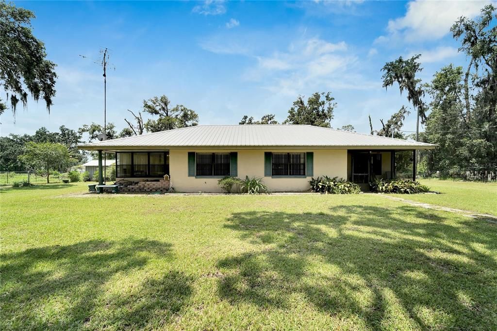 Active With Contract: $799,900 (3 beds, 2 baths, 1260 Square Feet)