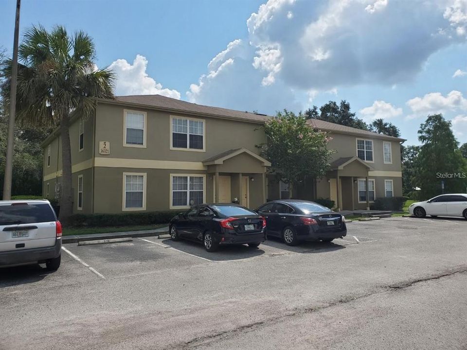 Recently Sold: $155,000 (2 beds, 2 baths, 987 Square Feet)