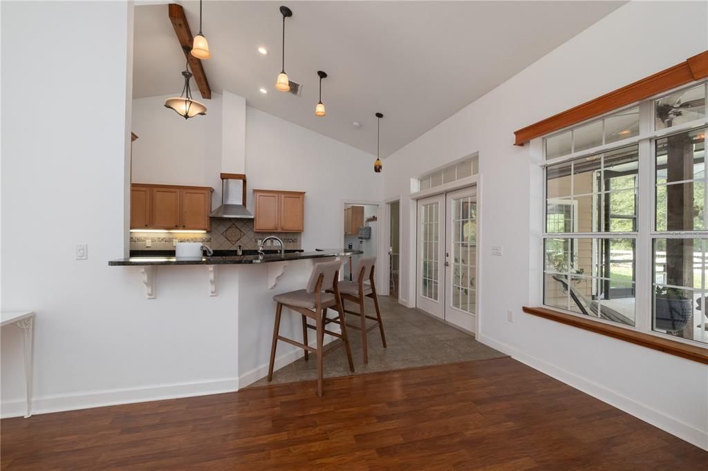 Recently Sold: $485,000 (3 beds, 3 baths, 1879 Square Feet)