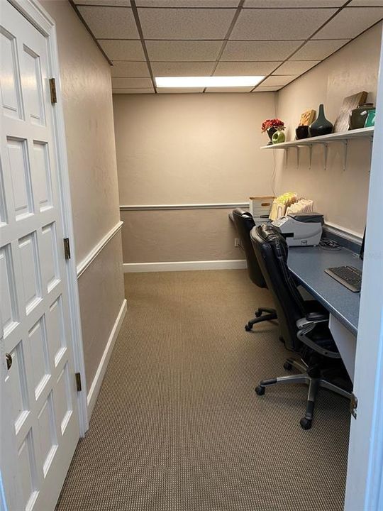 Call taker / support staff area (with furniture)