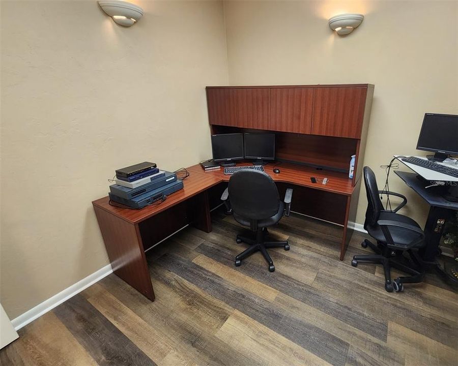 Private Office Example 1 (furnished)