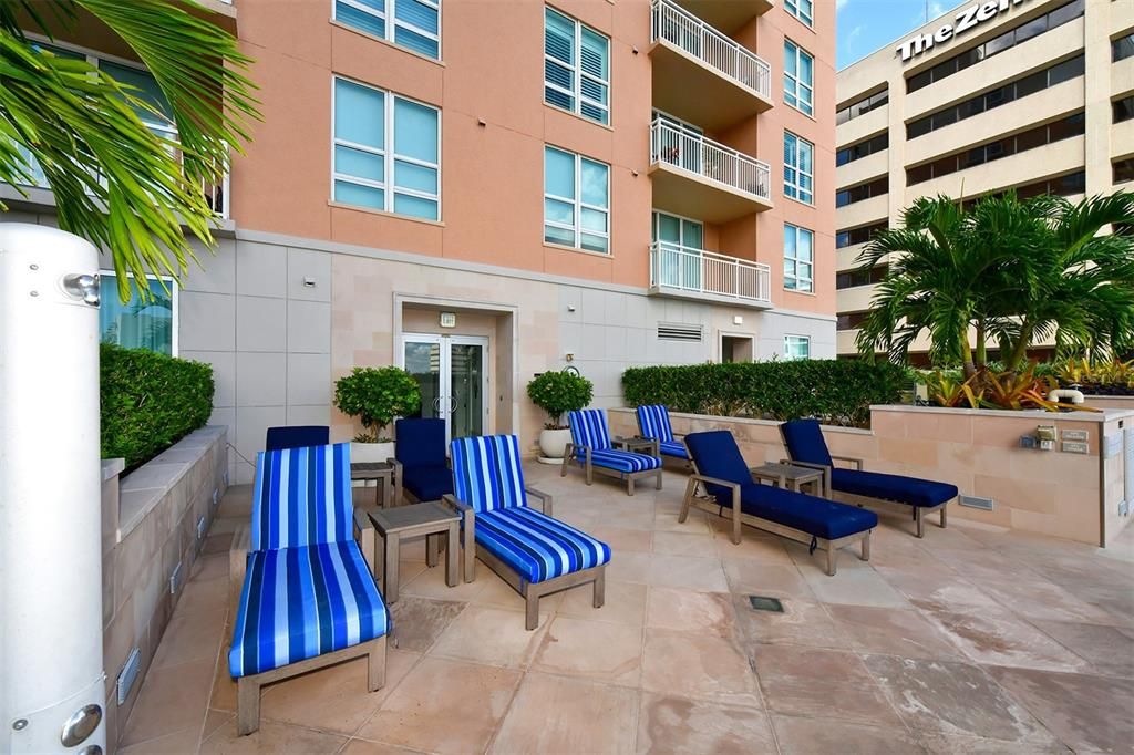 Recently Sold: $1,065,000 (2 beds, 2 baths, 1364 Square Feet)