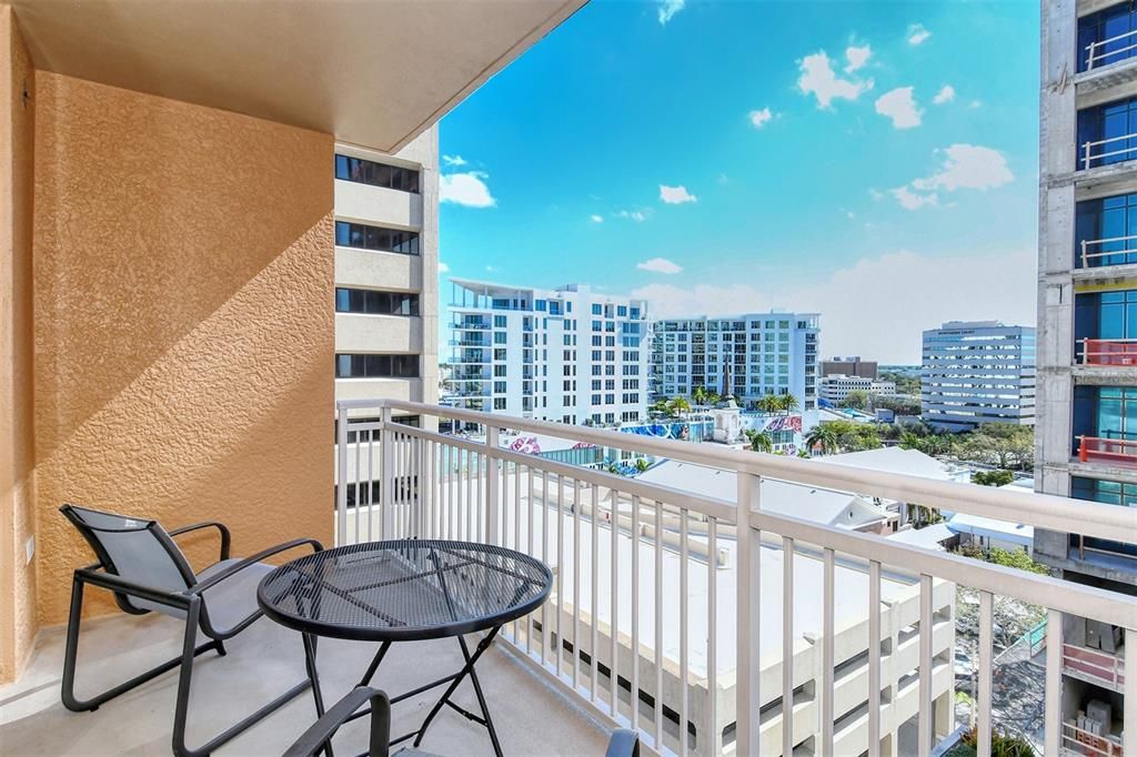 Recently Sold: $1,065,000 (2 beds, 2 baths, 1364 Square Feet)