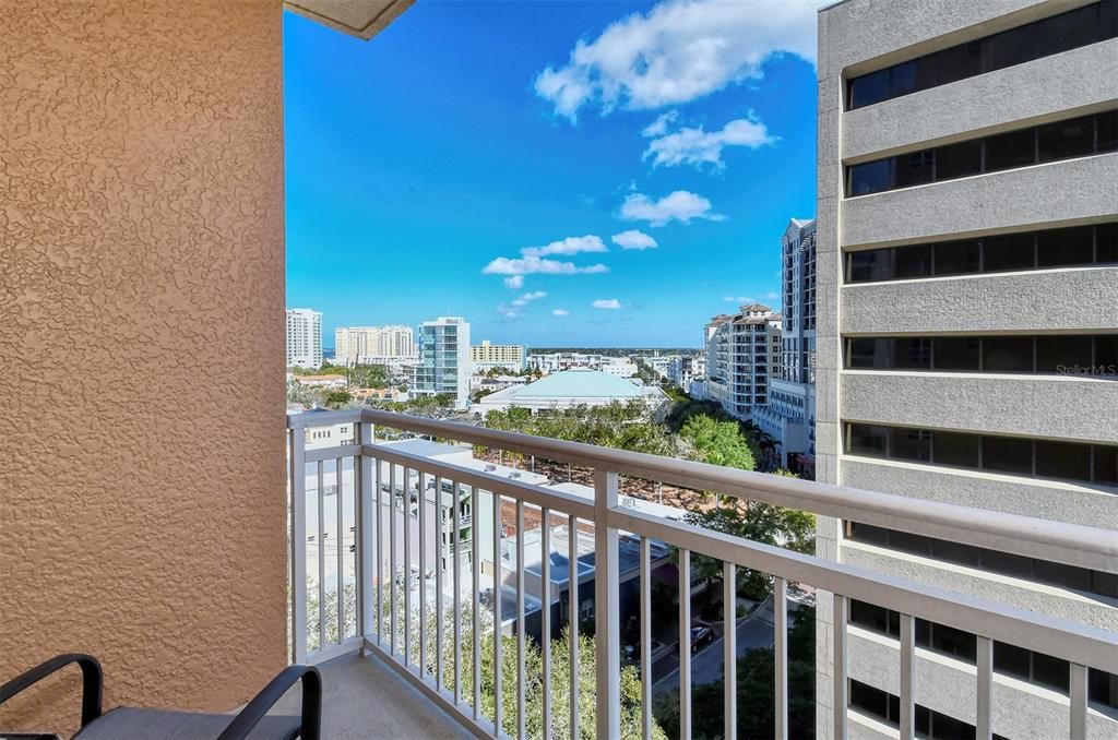 Recently Sold: $1,065,000 (2 beds, 2 baths, 1364 Square Feet)