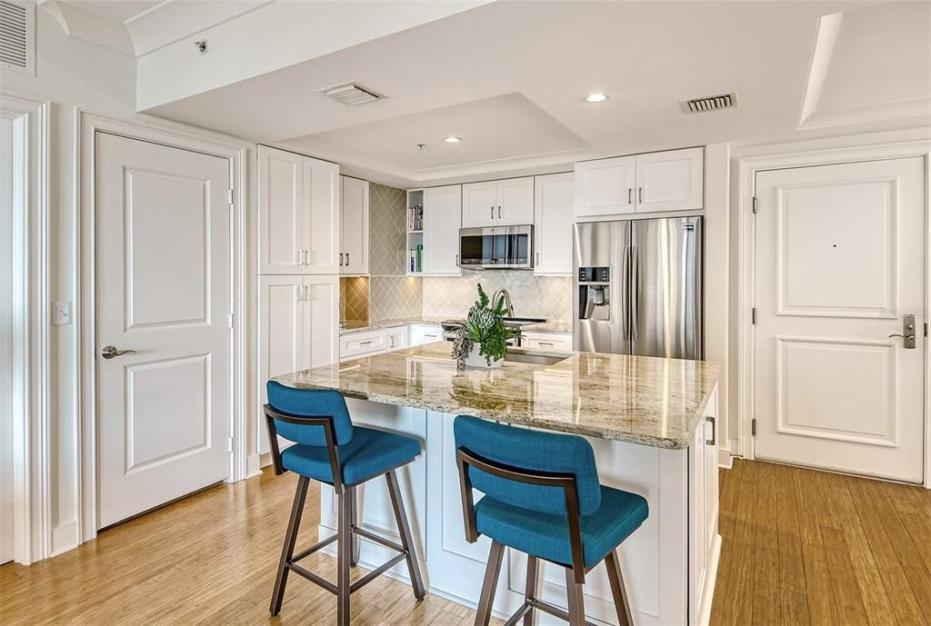 Recently Sold: $1,065,000 (2 beds, 2 baths, 1364 Square Feet)