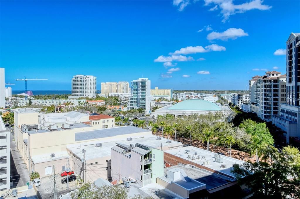 Recently Sold: $1,065,000 (2 beds, 2 baths, 1364 Square Feet)