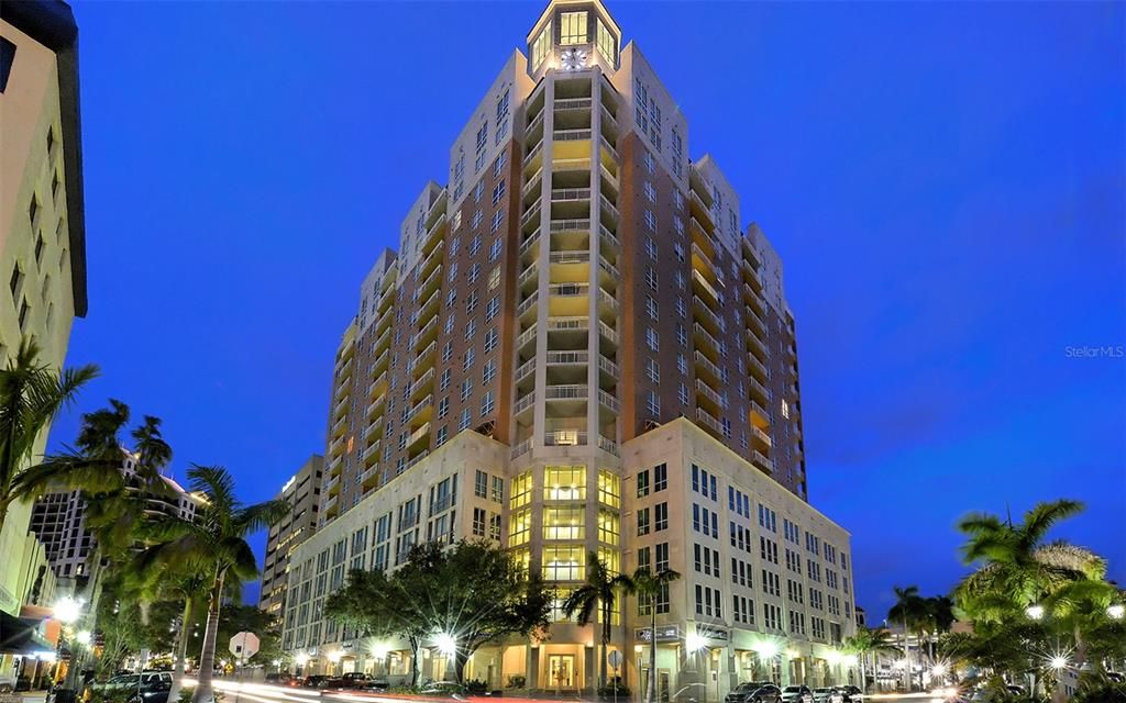 Recently Sold: $1,065,000 (2 beds, 2 baths, 1364 Square Feet)