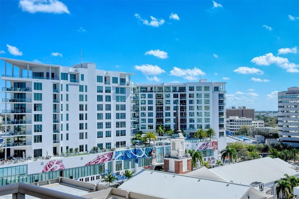 Recently Sold: $1,065,000 (2 beds, 2 baths, 1364 Square Feet)