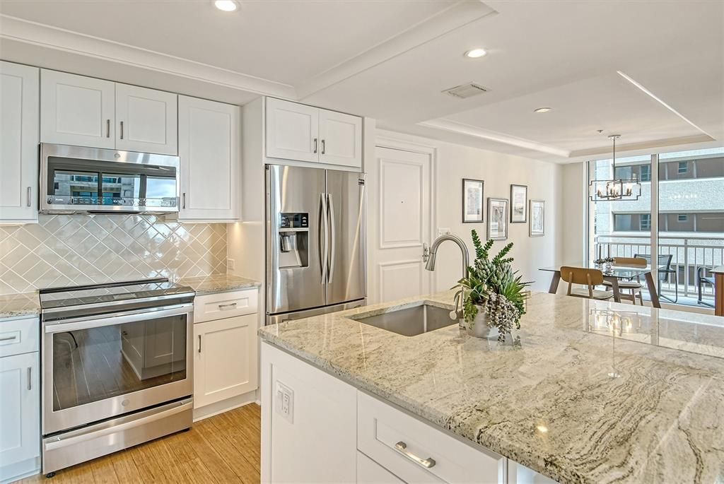 Recently Sold: $1,065,000 (2 beds, 2 baths, 1364 Square Feet)