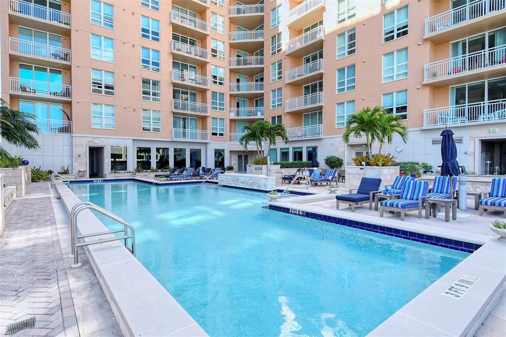 Recently Sold: $1,065,000 (2 beds, 2 baths, 1364 Square Feet)