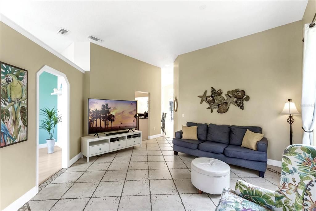 Recently Sold: $465,000 (3 beds, 2 baths, 1898 Square Feet)
