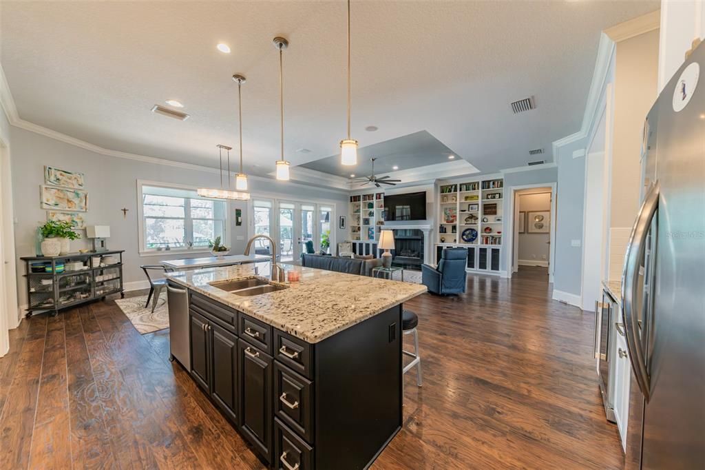 Recently Sold: $899,000 (5 beds, 3 baths, 2733 Square Feet)