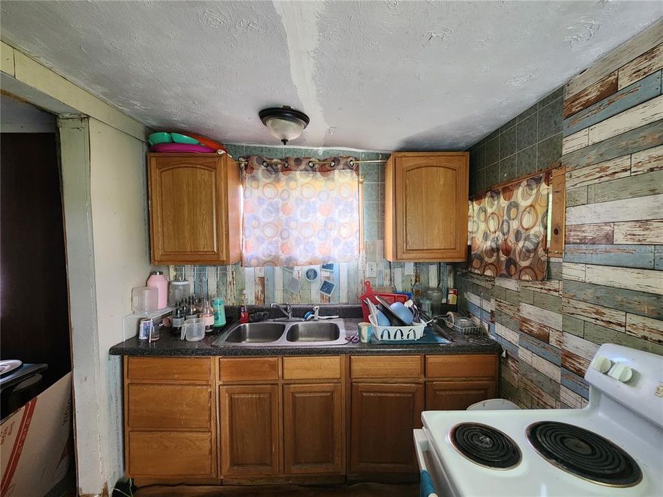 Recently Sold: $50,000 (2 beds, 1 baths, 894 Square Feet)