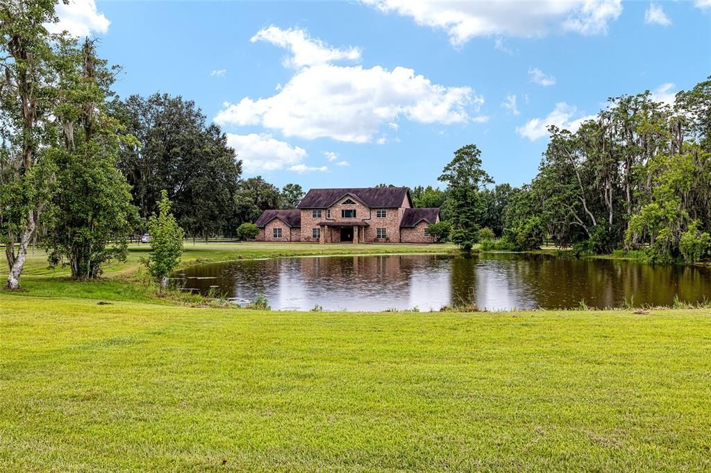 Recently Sold: $2,795,000 (5 beds, 4 baths, 5792 Square Feet)